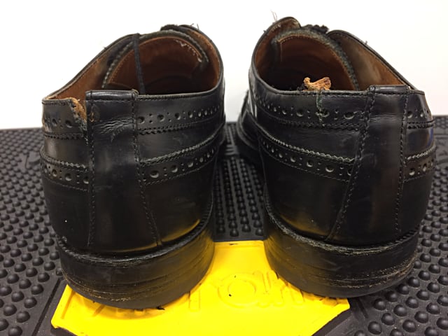 紳士靴の履き口の破れとすべり革の補修
